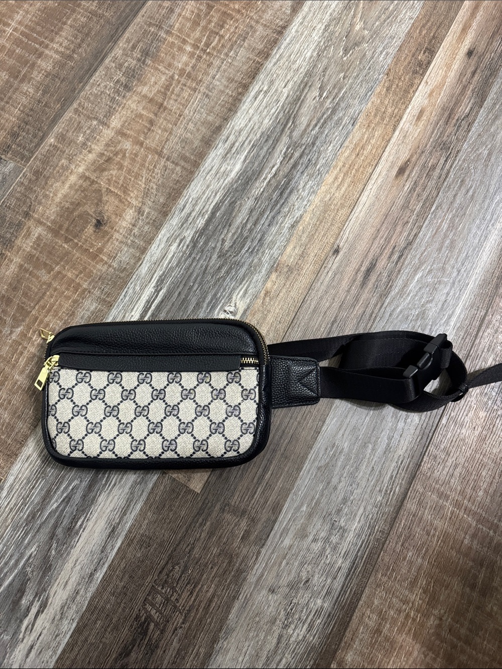 Repurposed GUCCI bum bag - Picture 2 of 5